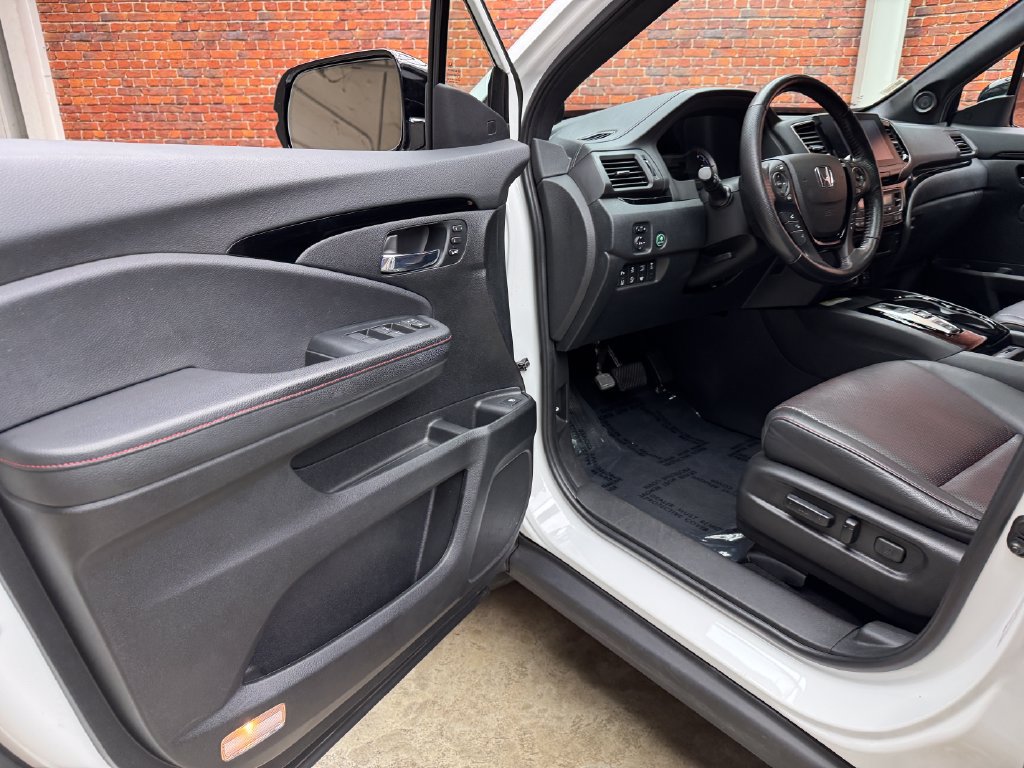 Used 2021 Honda Ridgeline Black Edition image 9