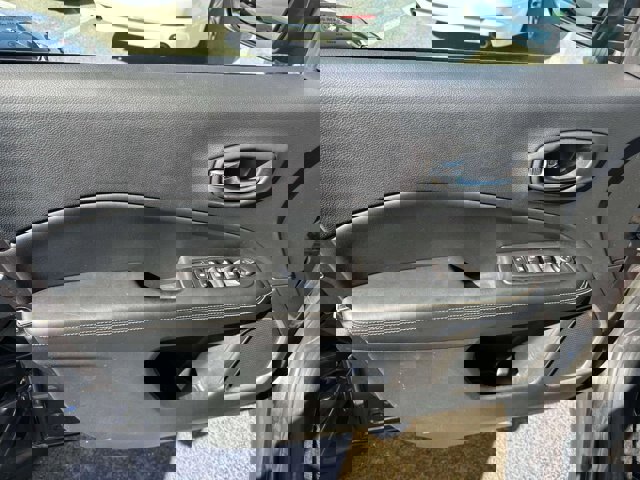 Used 2020 Jeep Compass Latitude w/ Cold Weather Group image 16