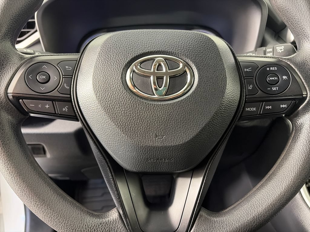 Used 2024 Toyota RAV4 XLE AWD/4WD image 16