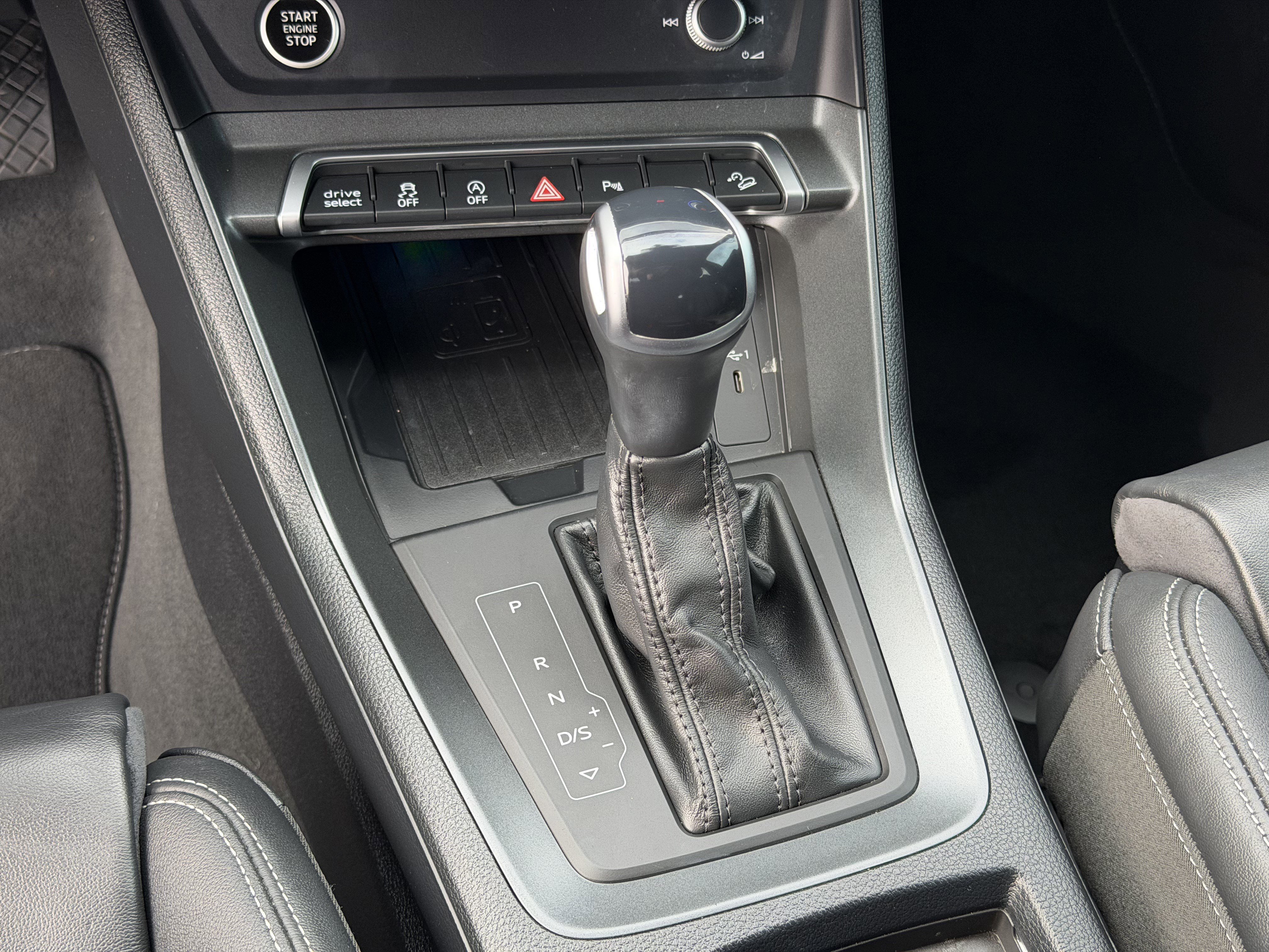 Used 2024 Audi Q3 2.0T Premium Plus w/ Premium Plus Package AWD/4WD image 24