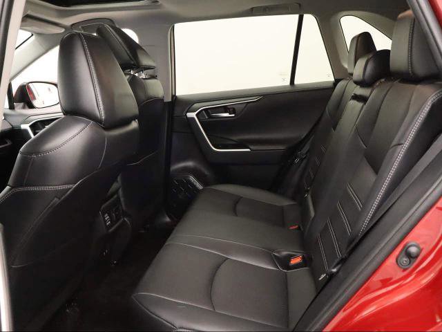 Used 2021 Toyota RAV4 Limited FWD image 30