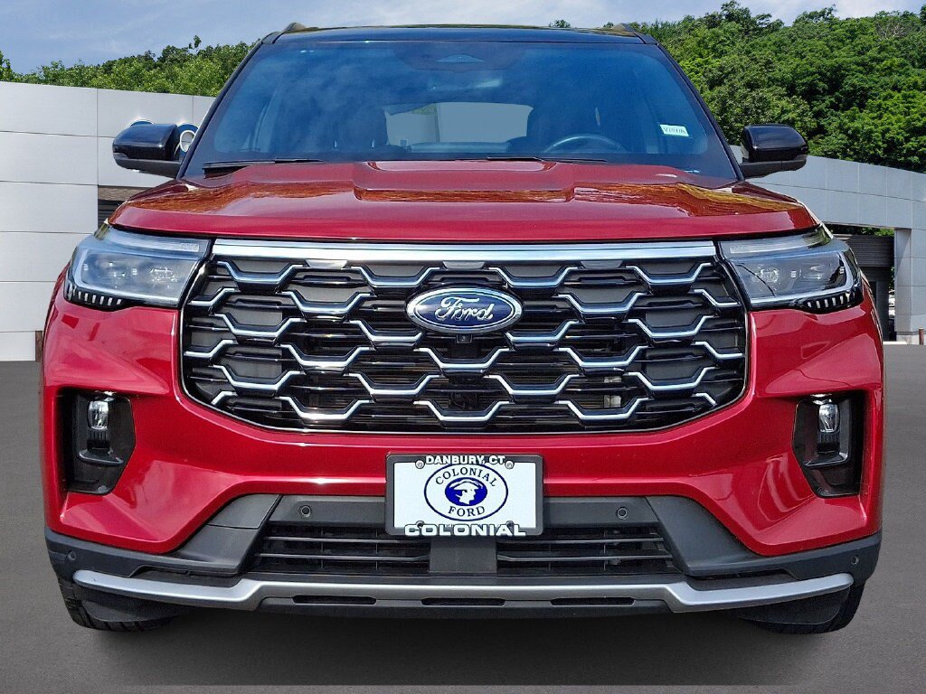 Certified 2025 Ford Explorer Platinum AWD/4WD image 2