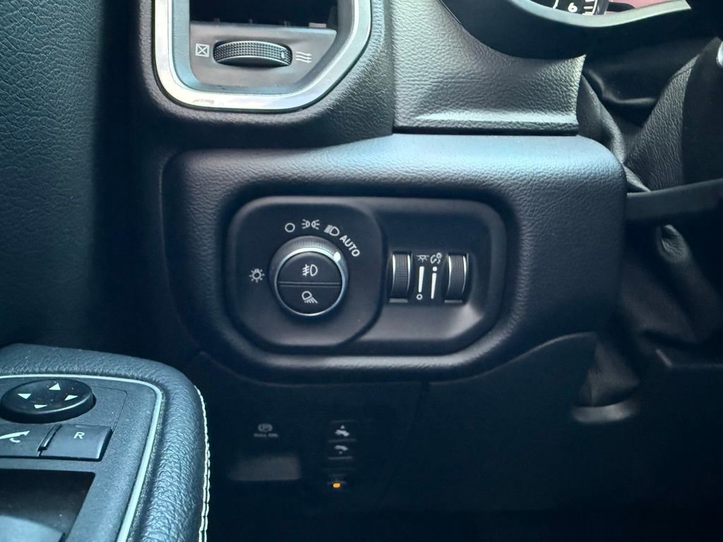 Used 2021 RAM 1500 Laramie w/ Sport Appearance Package image 13