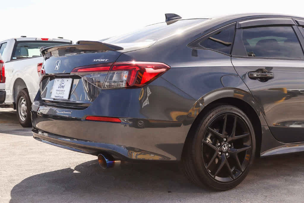 Used 2025 Honda Civic Sport image 9