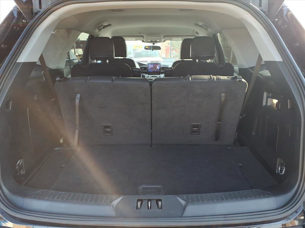 Certified 2024 Ford Explorer XLT w/ Equipment Group 202A image 10