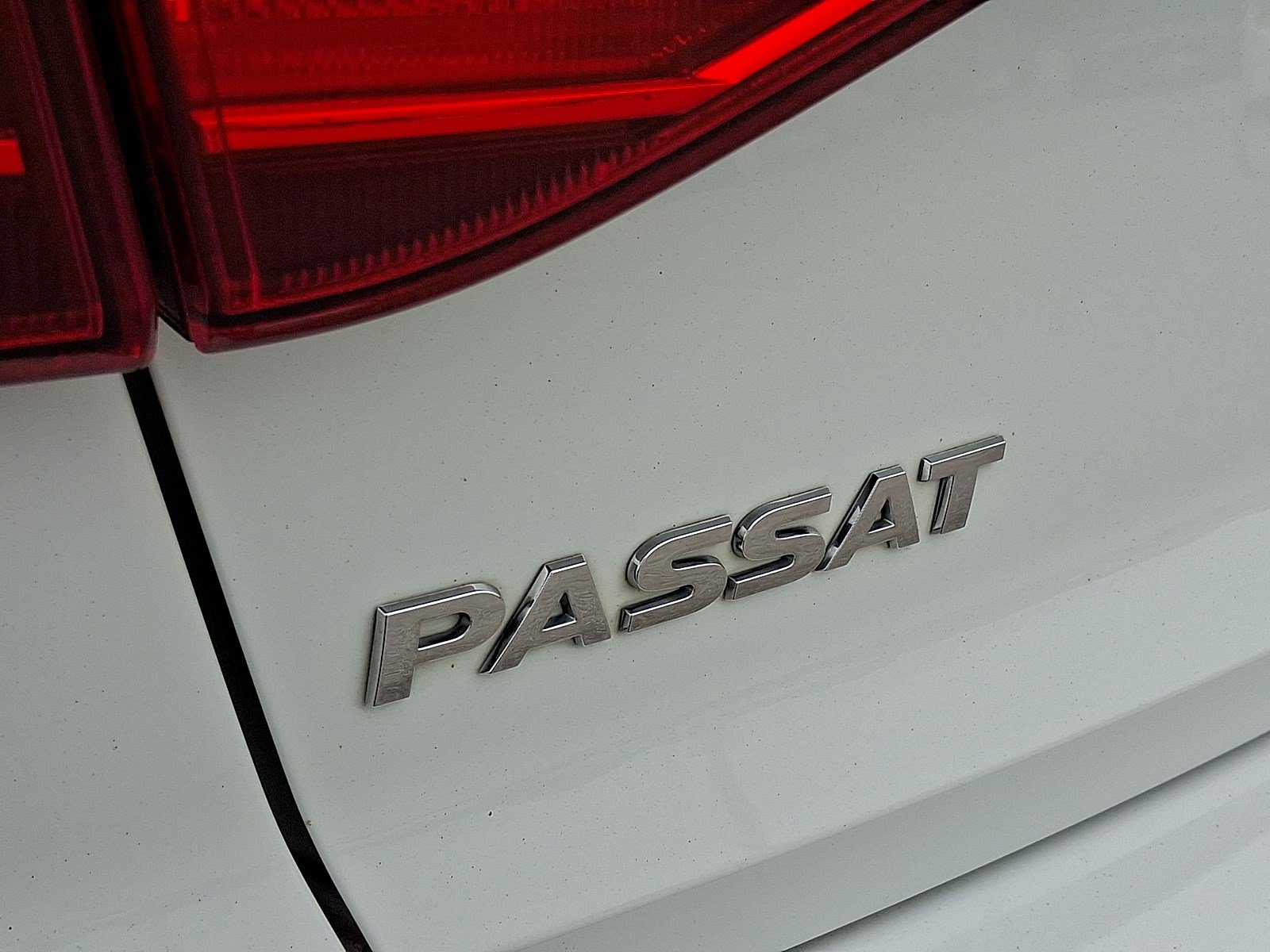 Used 2017 Volkswagen Passat 1.8T R-Line FWD image 30