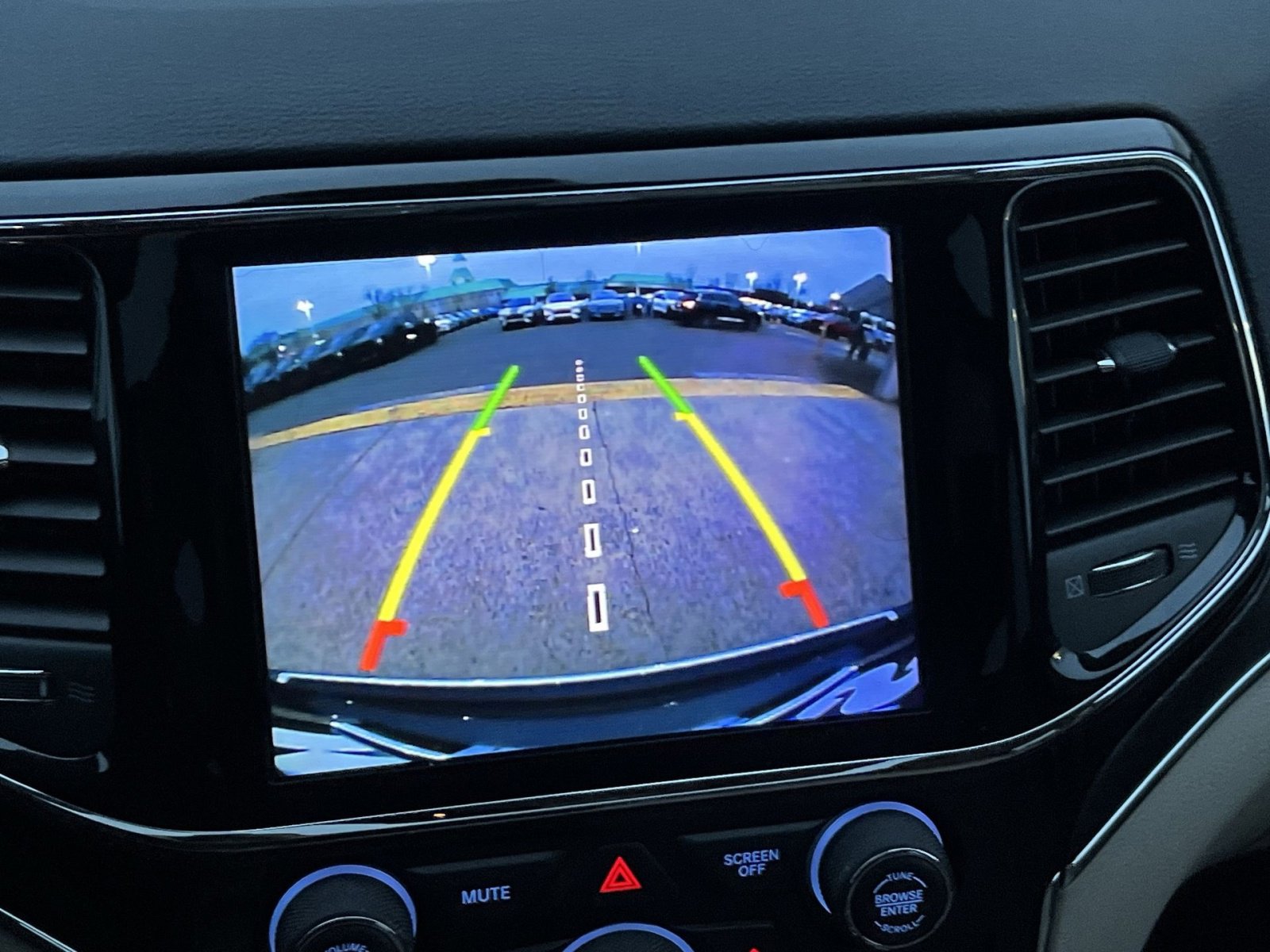 Used 2020 Jeep Grand Cherokee Limited image 19