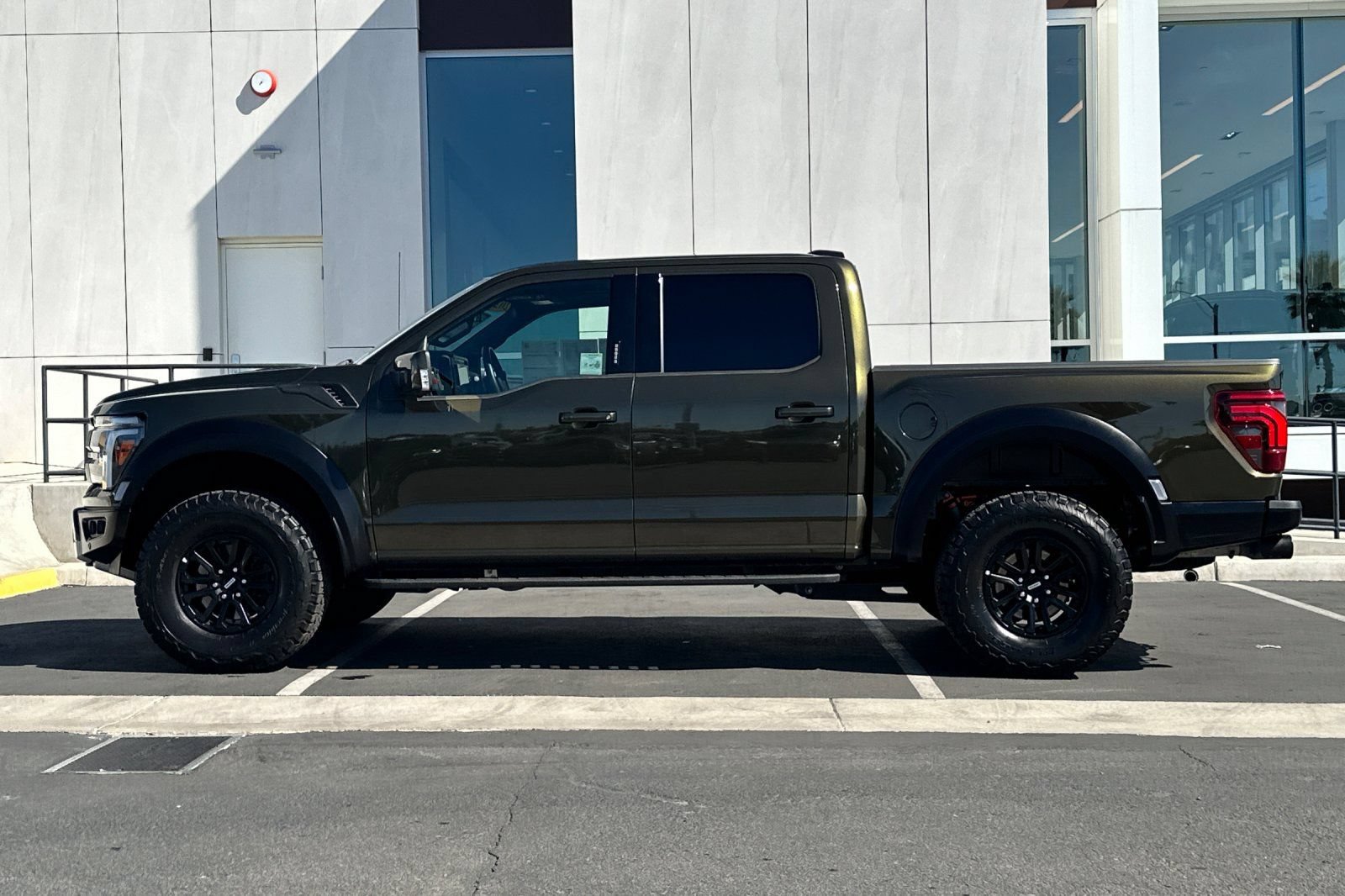 Certified 2024 Ford F150 Raptor AWD/4WD image 6