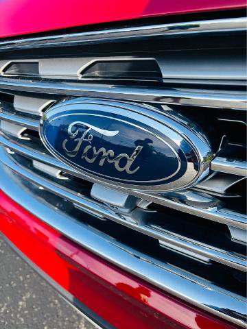 Certified 2023 Ford Edge Titanium w/ Equipment Group 301A AWD/4WD image 9