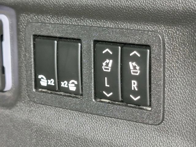 Used 2022 GMC Yukon XL SLT image 17