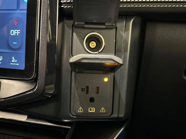 Certified 2025 Ford F150 Lightning Platinum image 31