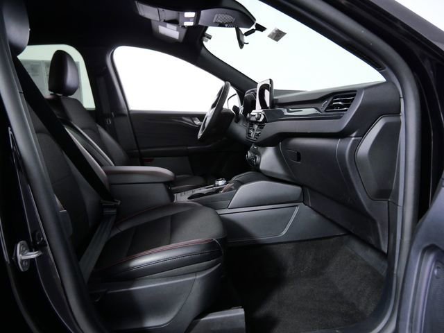 Certified 2025 Ford Escape ST-Line image 10