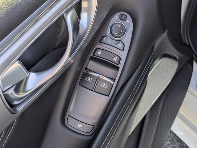 Used 2022 INFINITI Q60 3.0t Luxe w/ Essential Package image 16