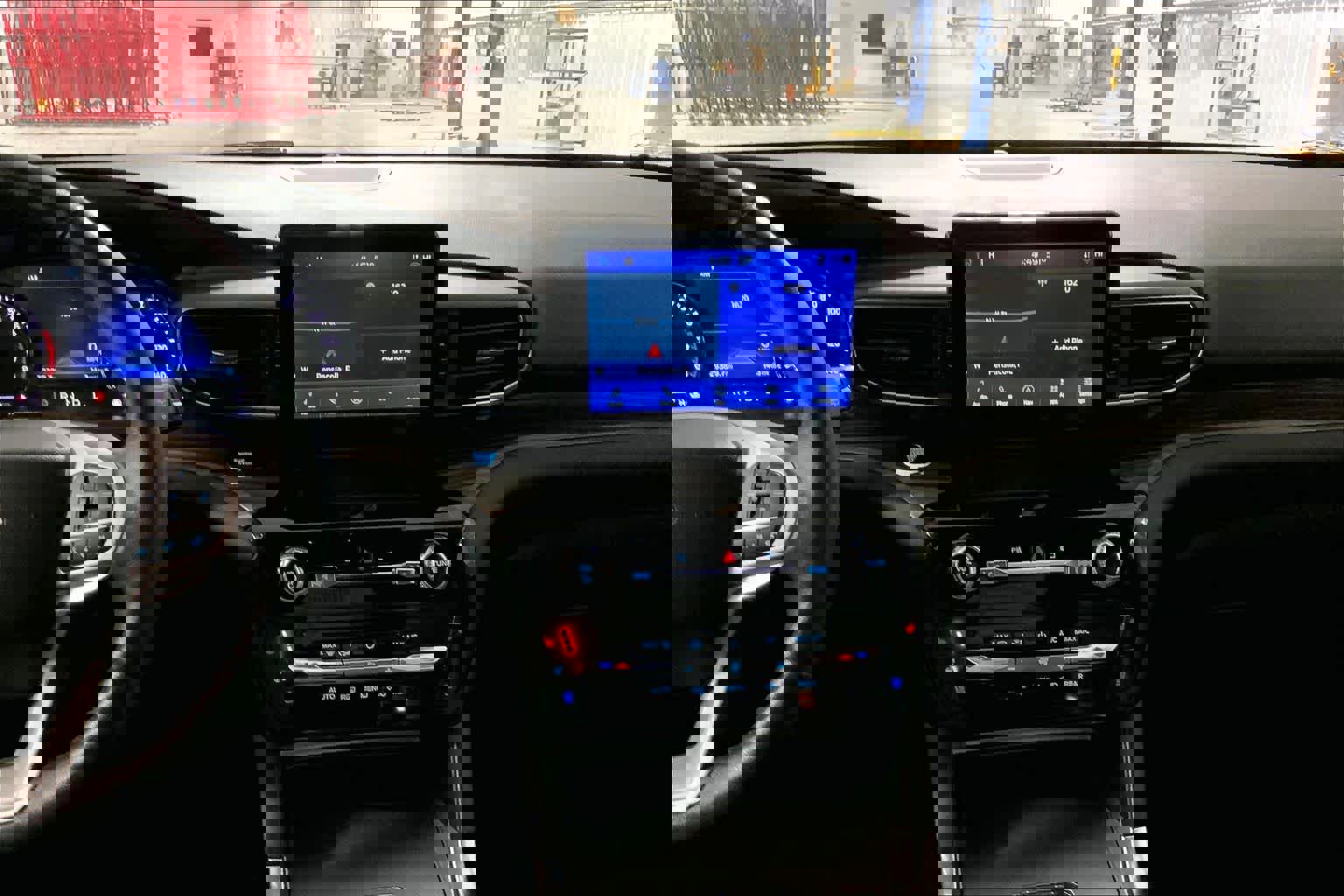 Certified 2022 Ford Explorer Limited w/ Equipment Group 301A image 6