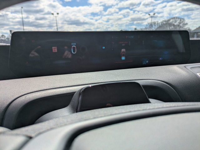 Certified 2025 Ford Expedition Active image 20