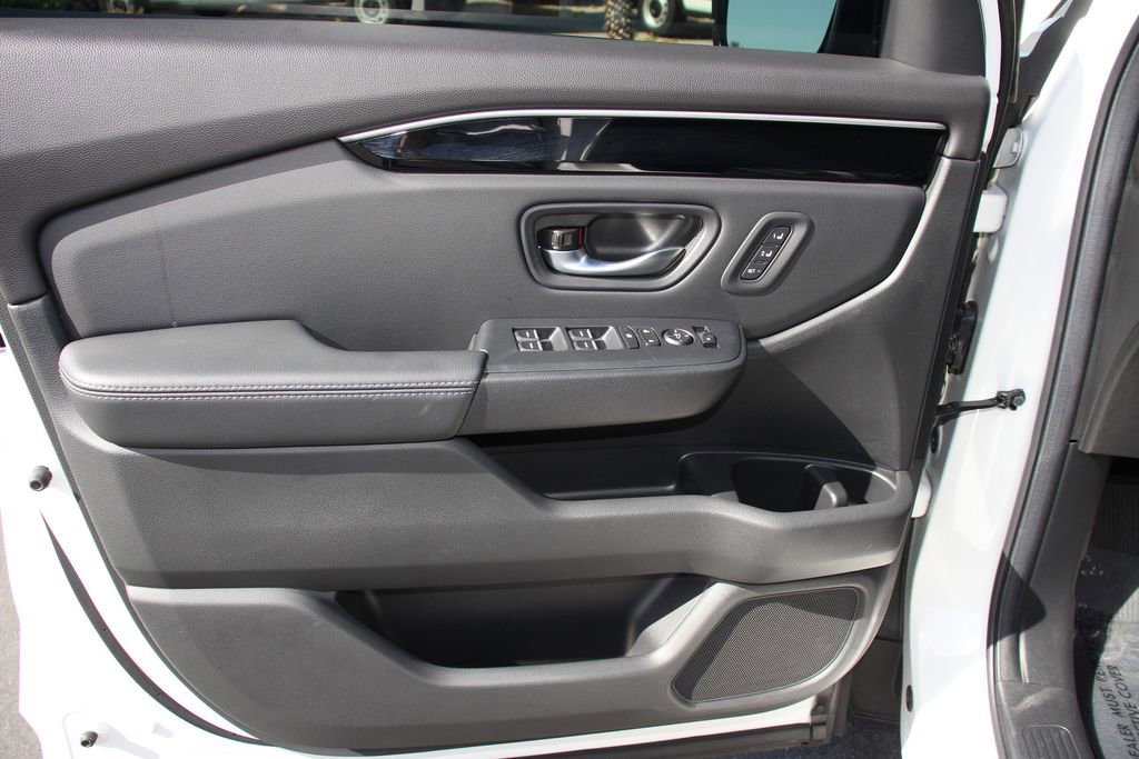Used 2025 Honda Pilot Touring image 22