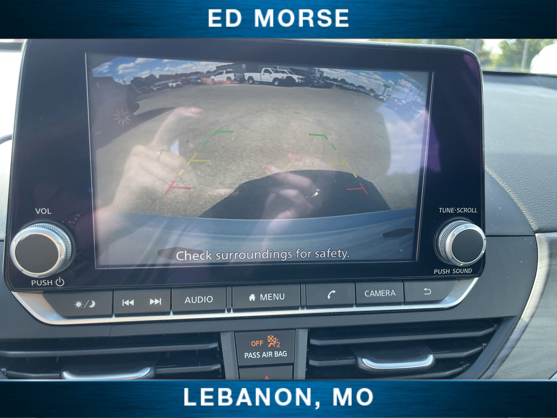 Used 2025 Nissan Altima 2.5 SV FWD image 14
