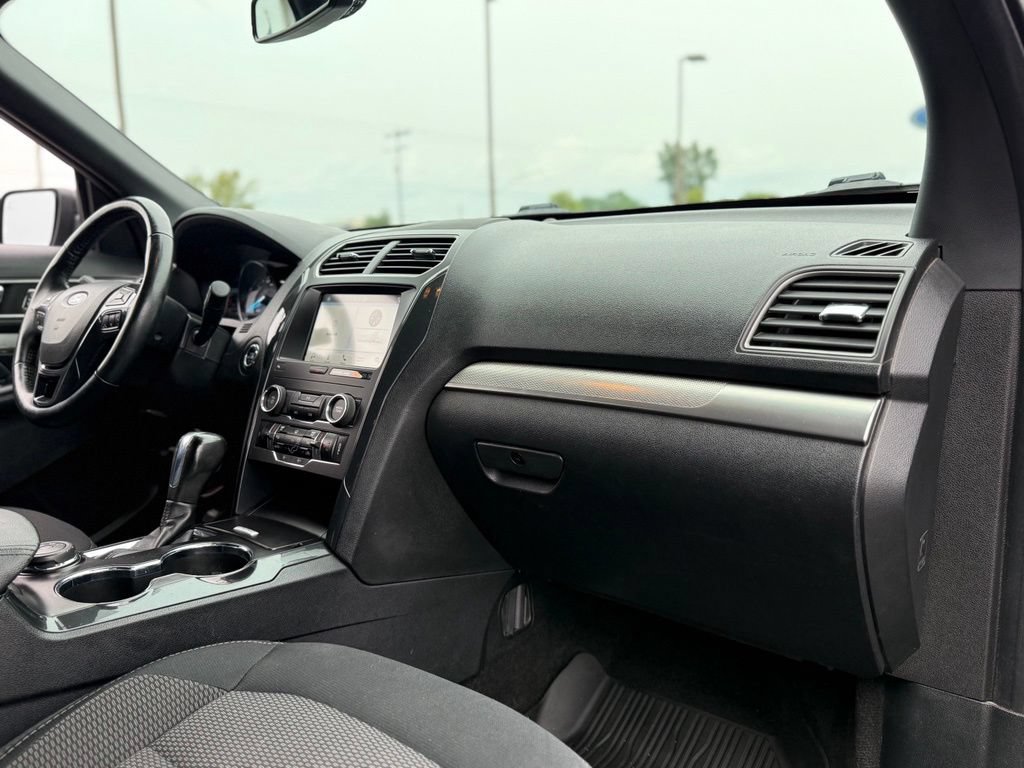 Certified 2019 Ford Explorer XLT AWD/4WD image 15