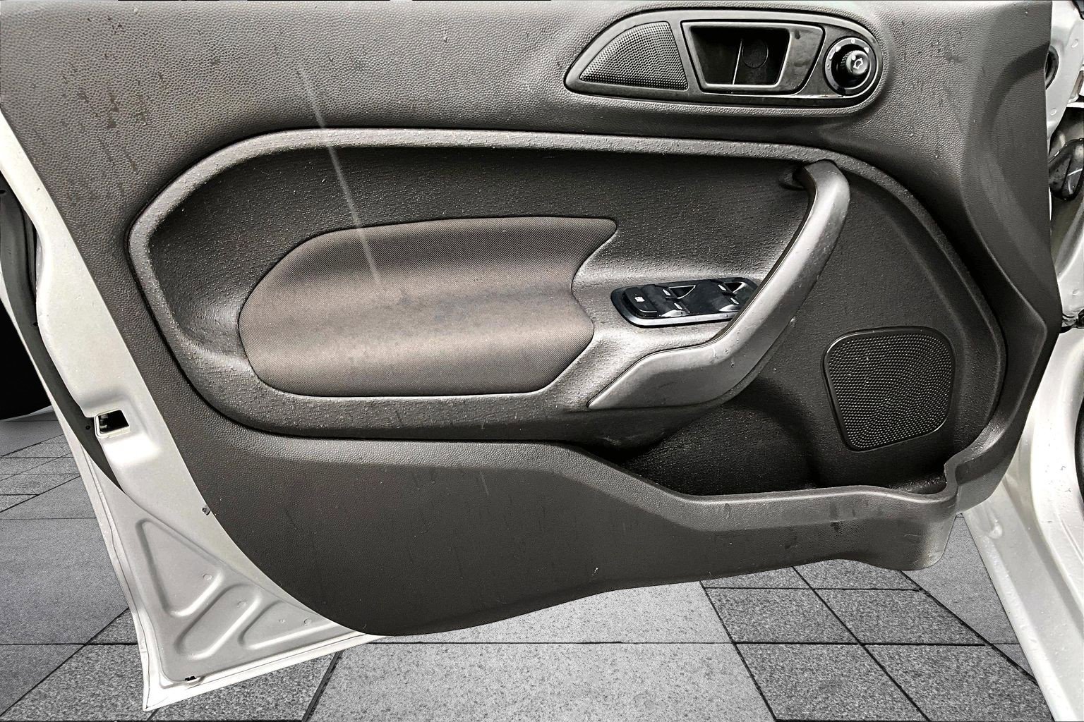 Certified 2018 Ford Fiesta SE FWD image 18
