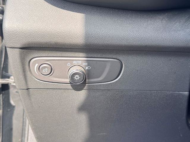 Used 2023 Buick Envision Essence FWD image 19