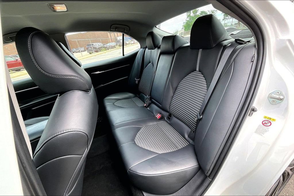 Used 2019 Toyota Camry SE FWD image 24