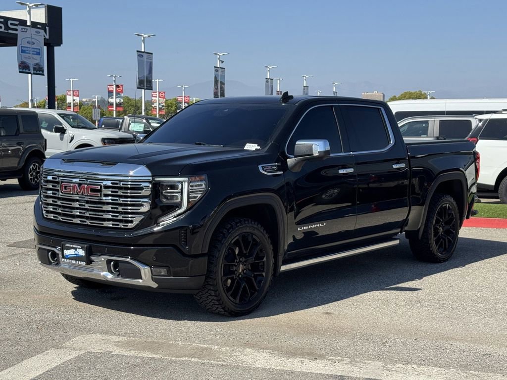Used 2025 GMC Sierra 1500 Denali w/ Denali Reserve Package AWD/4WD image 3