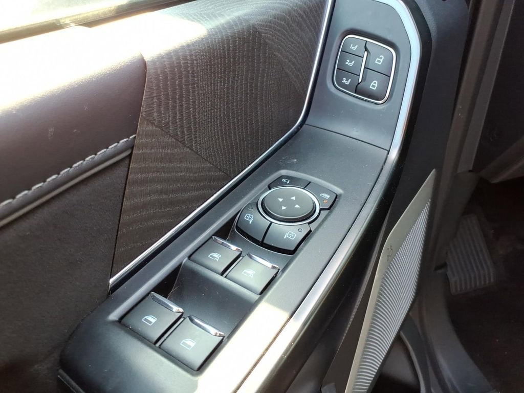 Certified 2023 Ford F150 Platinum w/ Equipment Group 701A High AWD/4WD image 15