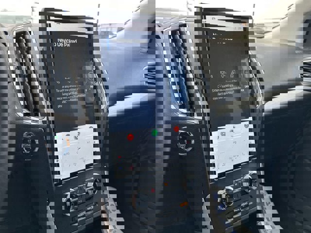 Certified 2024 Ford Edge SEL image 18