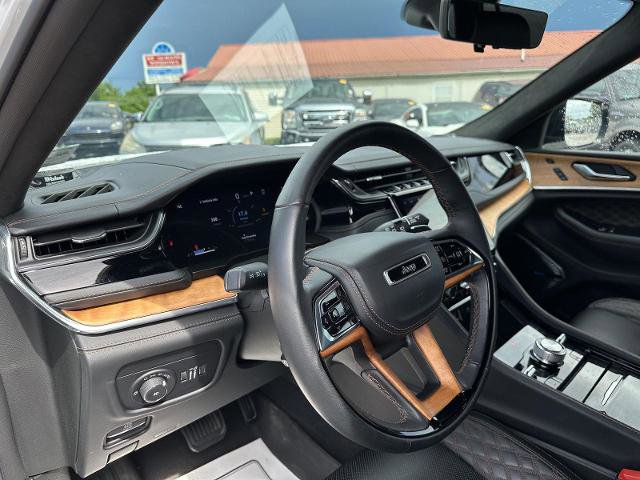 Used 2024 Jeep Grand Cherokee Summit AWD/4WD image 21