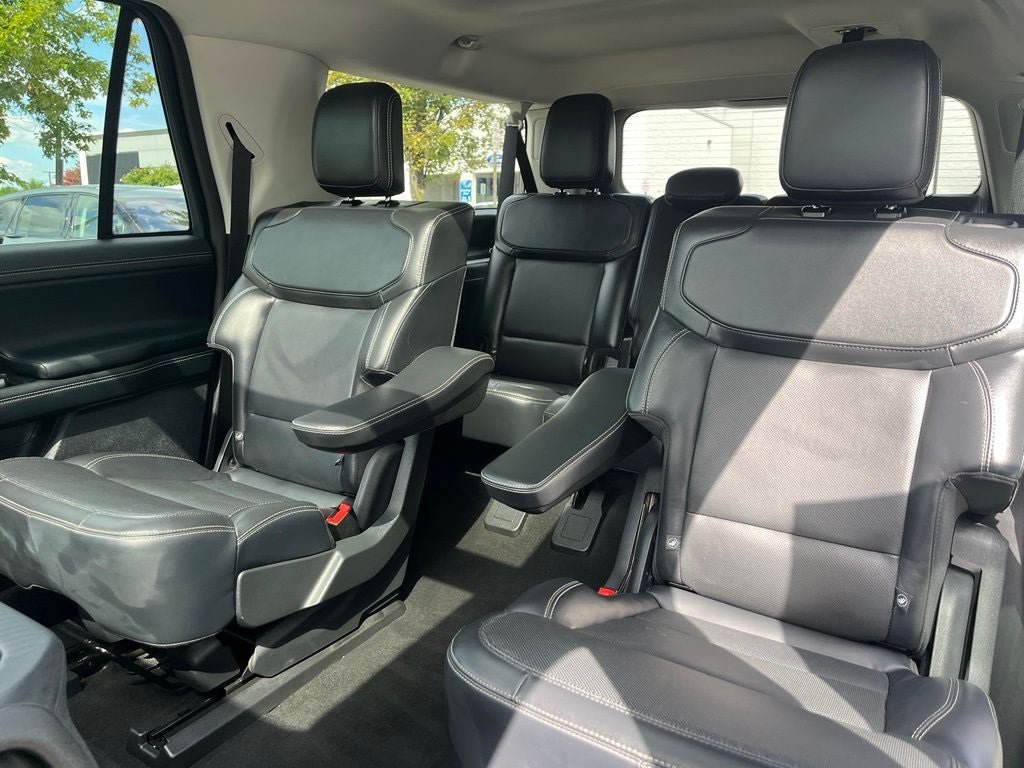 Certified 2025 Ford Expedition Max Platinum w/ Driver's Package AWD/4WD image 8
