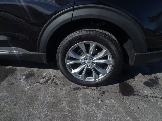 Certified 2023 Ford Explorer XLT w/ Equipment Group 202A image 19