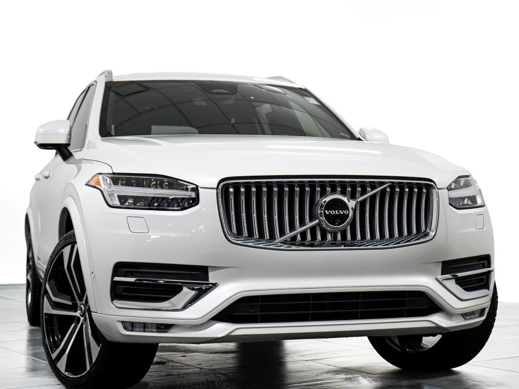 Used 2024 Volvo XC90 B6 Ultimate w/ Protection Package Premier AWD/4WD image 3