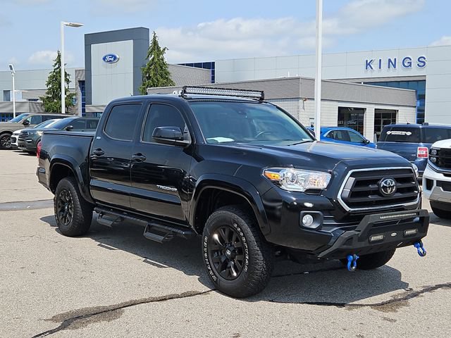 Used 2022 Toyota Tacoma SR5 AWD/4WD image 7