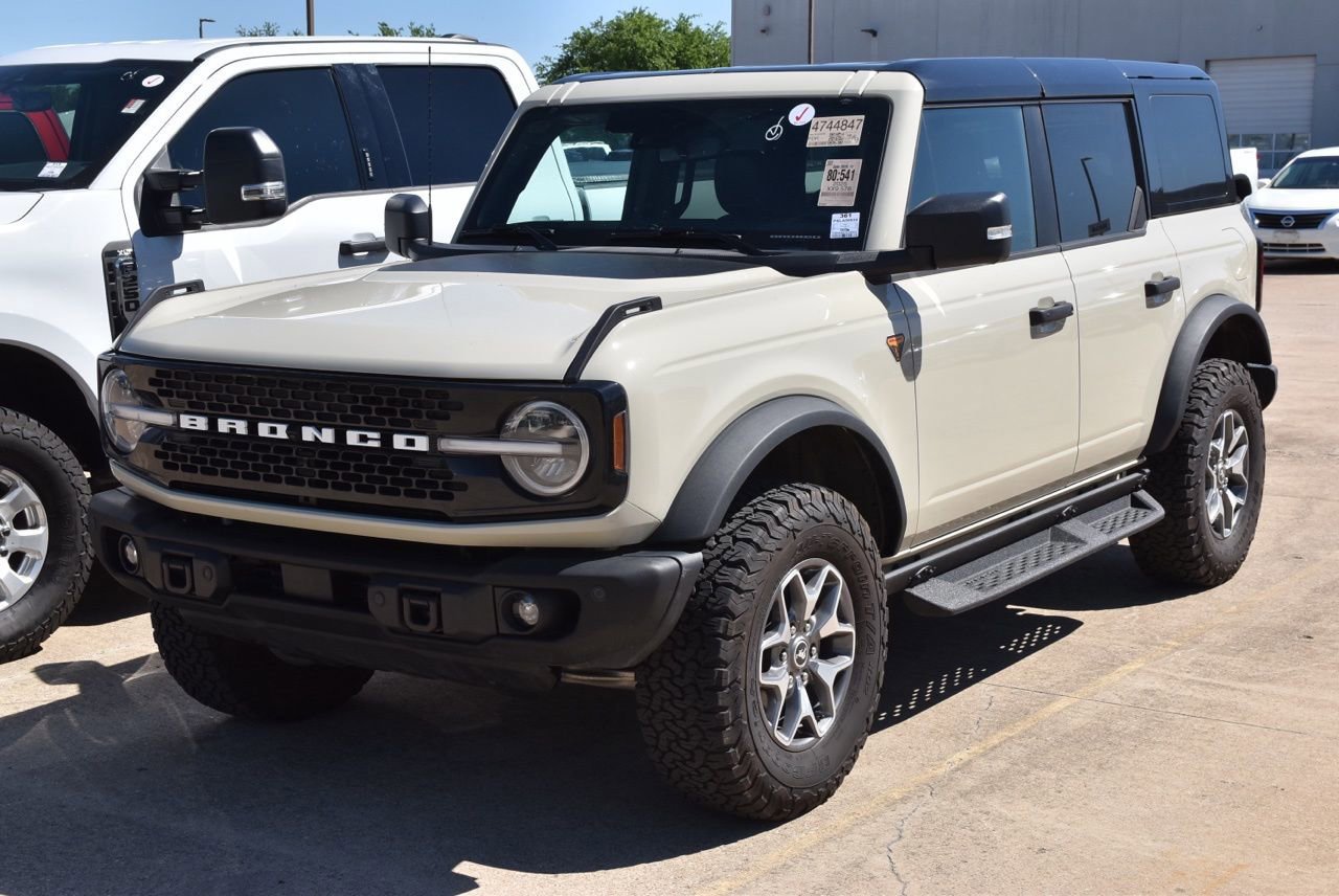 Certified 2025 Ford Bronco Badlands image 2