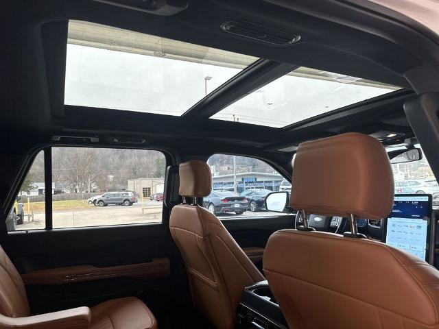 Certified 2022 Ford Expedition Platinum image 26