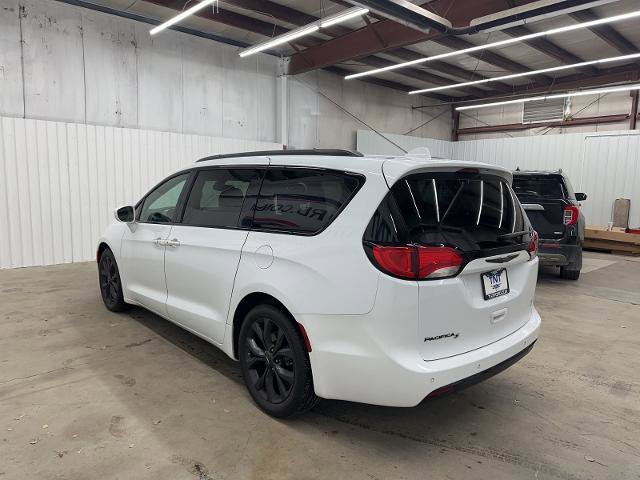 Used 2018 Chrysler Pacifica Touring Plus w/ S Appearance Package image 6
