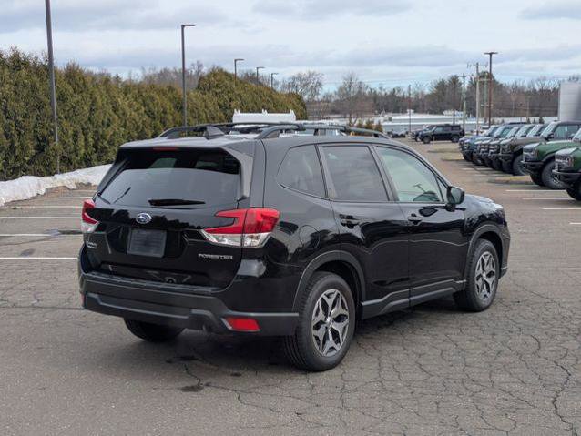 Used 2021 Subaru Forester Premium image 5