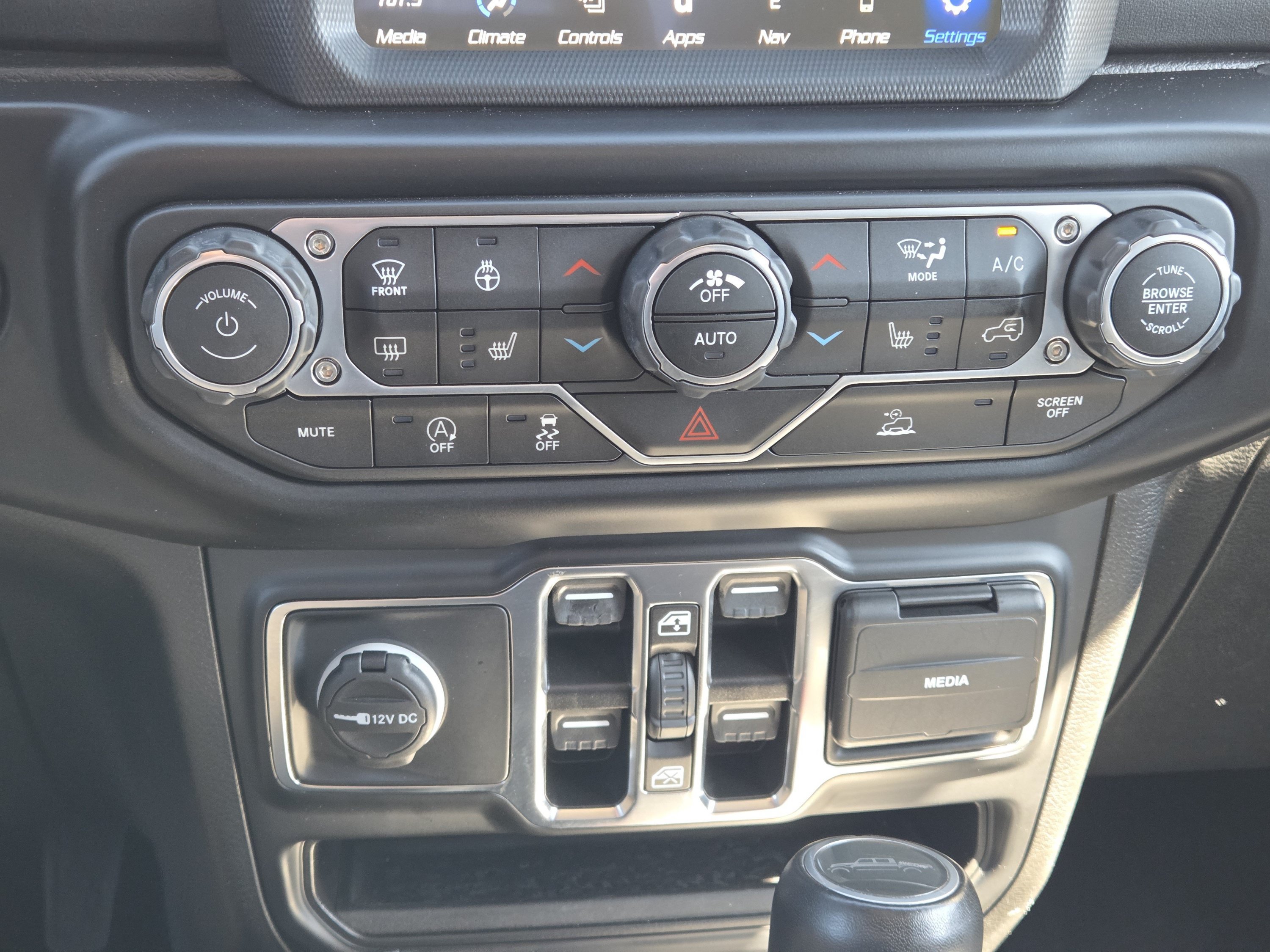 Used 2022 Jeep Gladiator Overland w/ Popular Equipment Package AWD/4WD image 36