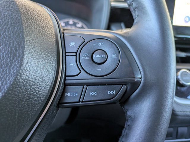 Used 2024 Toyota Corolla Cross LE image 23