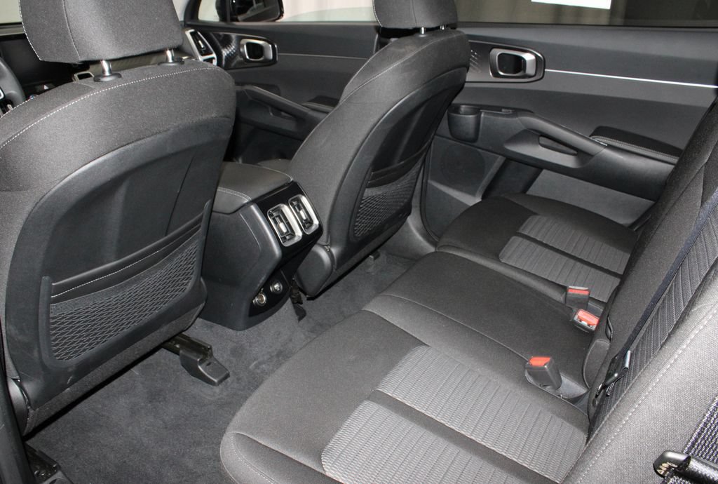 Used 2023 Kia Sorento LX AWD/4WD image 20