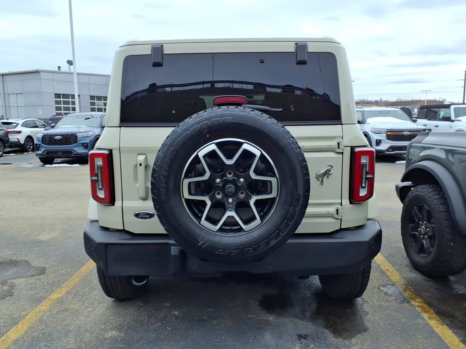 Certified 2025 Ford Bronco Outer Banks image 3