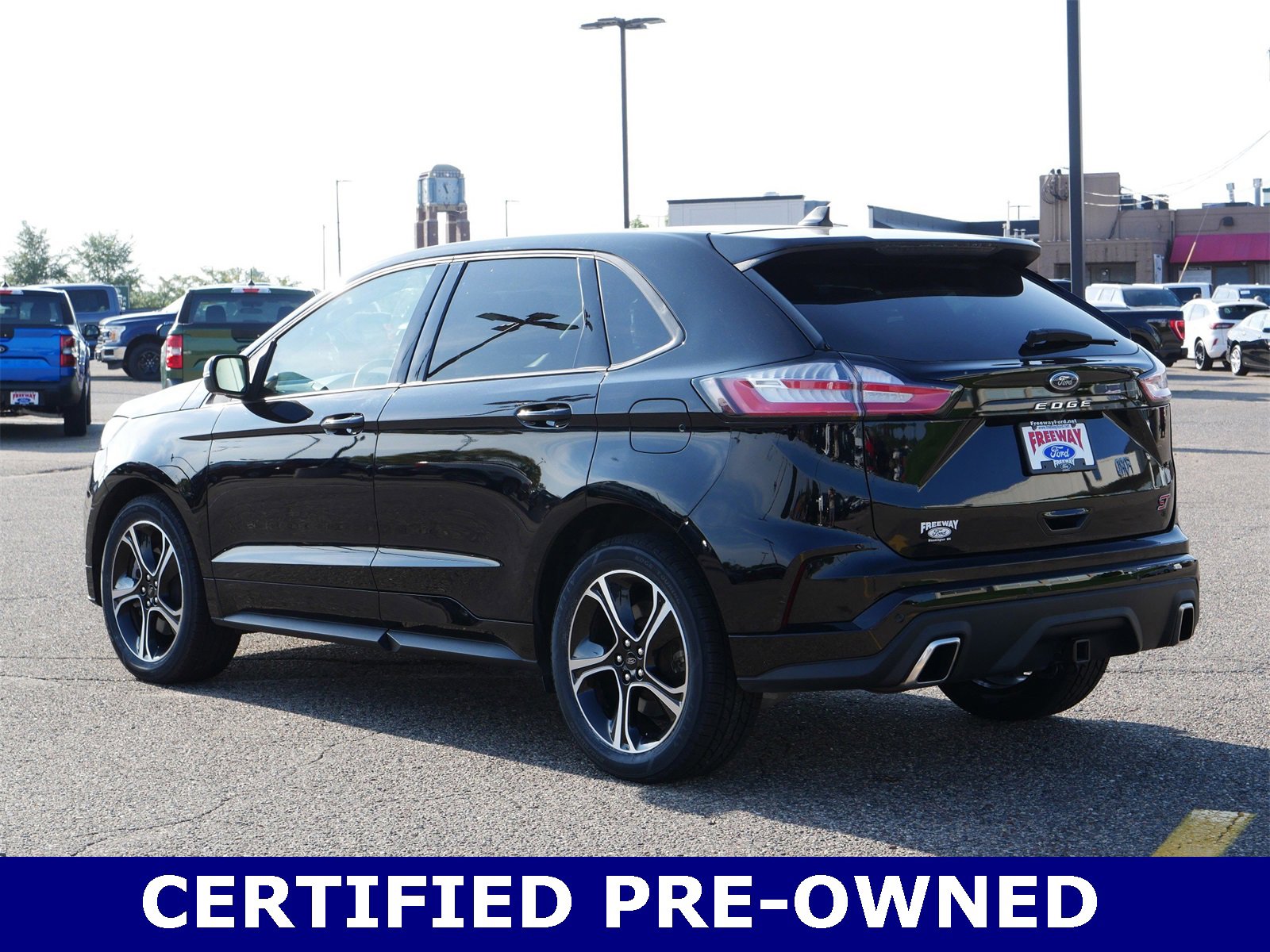 Certified 2022 Ford Edge ST image 3