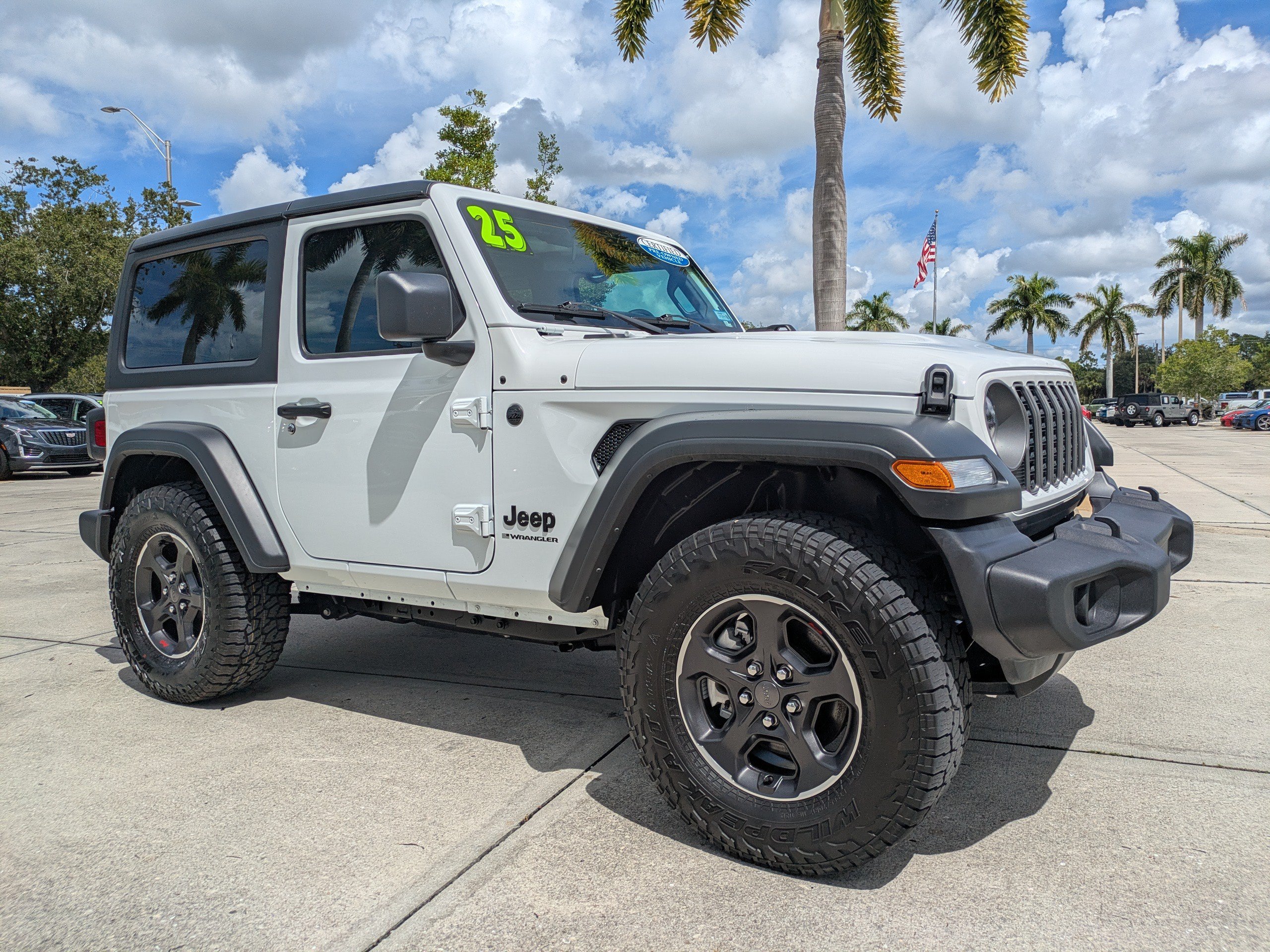 Used 2025 Jeep Wrangler Sport AWD/4WD image 2