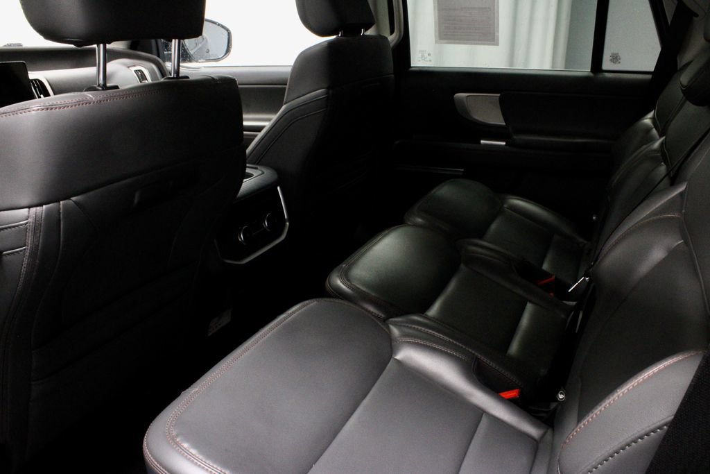 Certified 2025 Ford Expedition Active AWD/4WD image 22