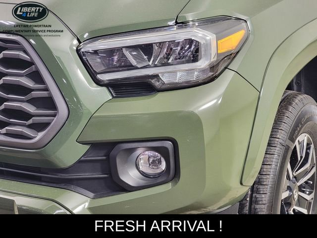 Used 2021 Toyota Tacoma TRD Sport w/ TRD Premium Sport Package AWD/4WD image 9