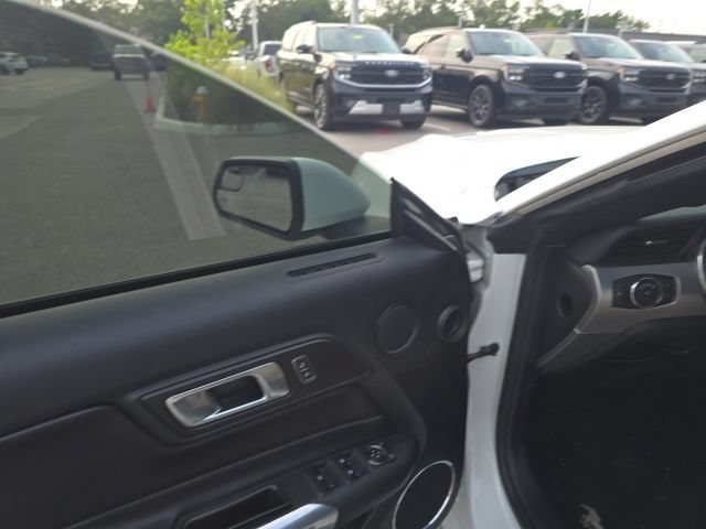 Certified 2018 Ford Mustang Premium RWD image 11