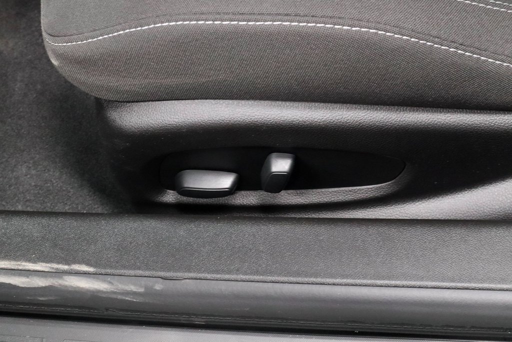 Used 2020 Chevrolet Camaro LT w/ Technology Package image 23