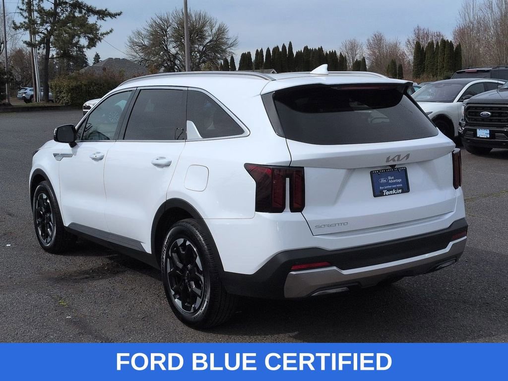 Used 2025 Kia Sorento S w/ Panoramic Sunroof Package FWD image 3