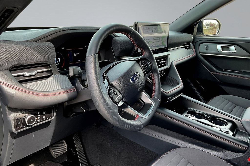 Certified 2025 Ford Explorer ST-Line image 16