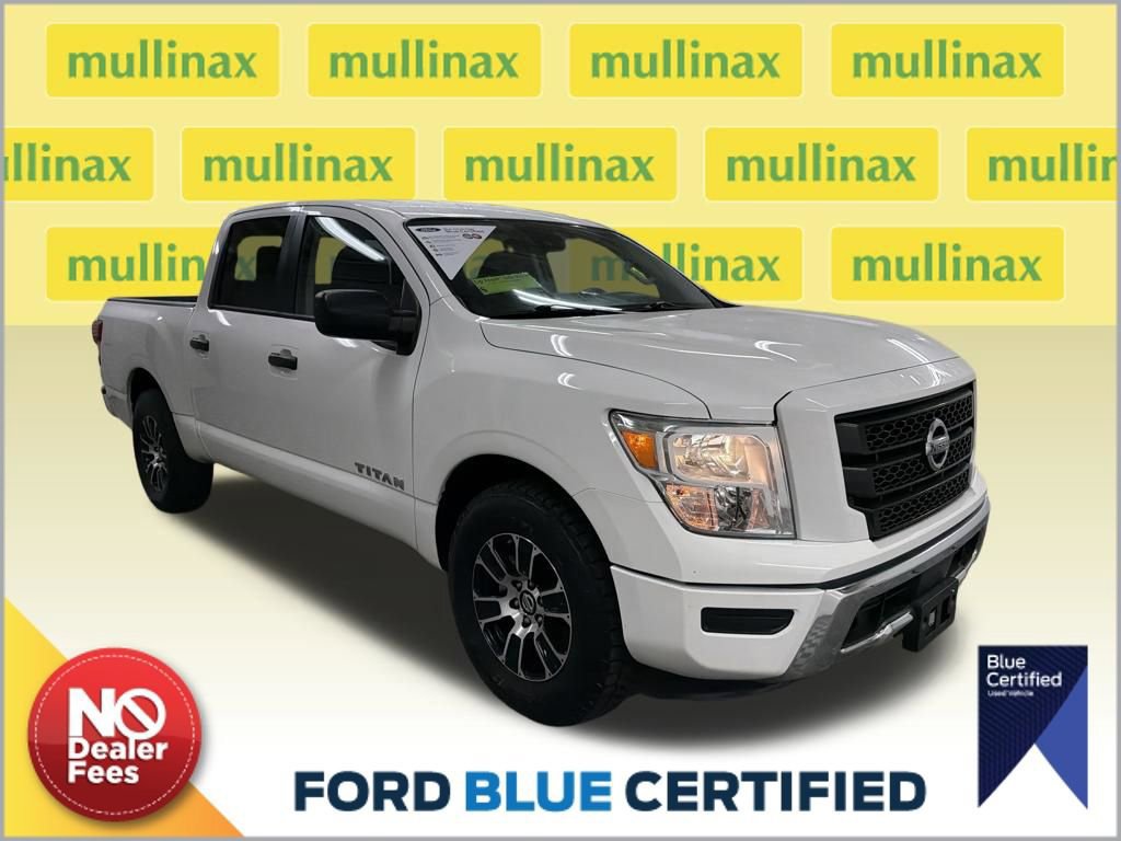 Used 2022 Nissan Titan SV image 1